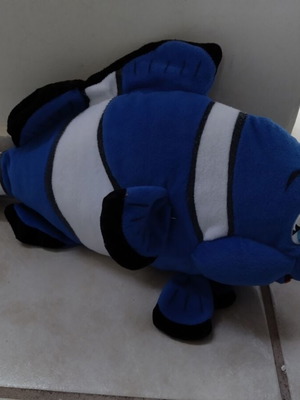 Plush fish like new