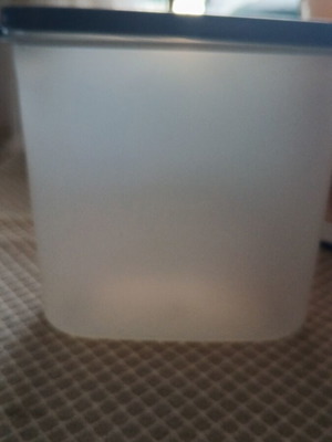Tupperware 1.7 liter container new