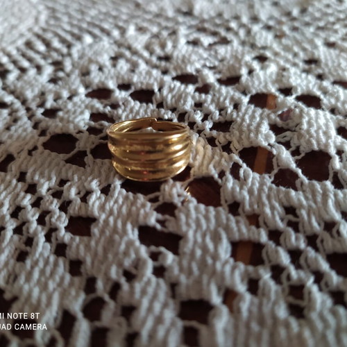 Cavaliere ring like new, openable, gold-colored steel