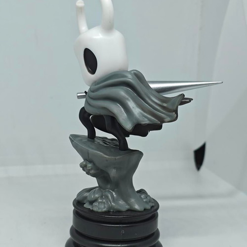 Hollow Knight Collectible Figure The Knight 12cm like new