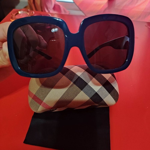 Burberry 4062 sunglasses petrol color like new