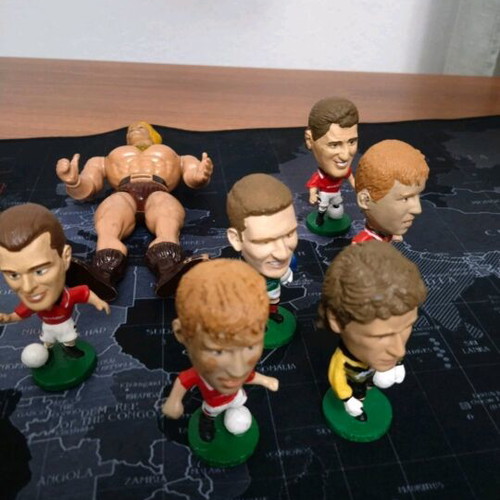 Football player figures new official replicas from Manchester United and Olympiacos