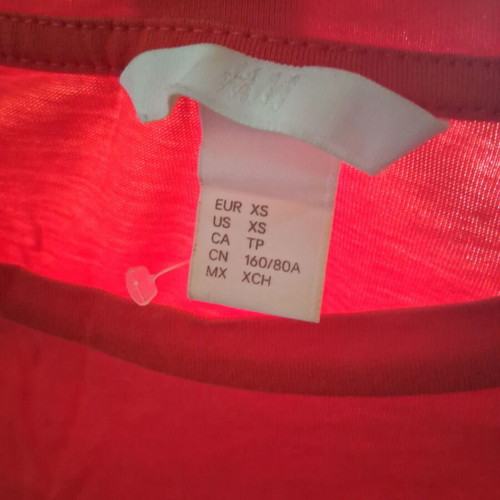 H&M oversized T-shirt used, red with ruffles