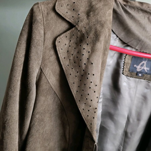 Leather jacket used, short olive with zipper and pockets
