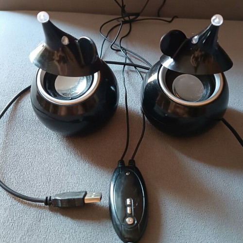 Satzuma USB speakers used with blue LED light, mouse shape