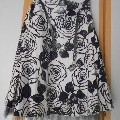 Summer skirt Toi&Moi like new, cotton, black and white floral, size S