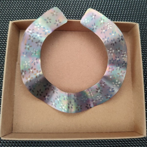 Titanium bracelet with iridescence and flowers like new
