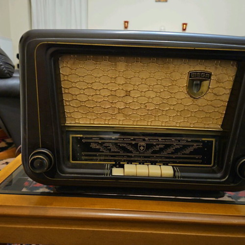 Vintage German WEGA Type 811 radio used, tube, 1960s
