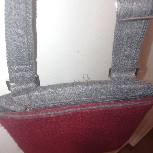 Urban Country cross body bag dark red and grey felt