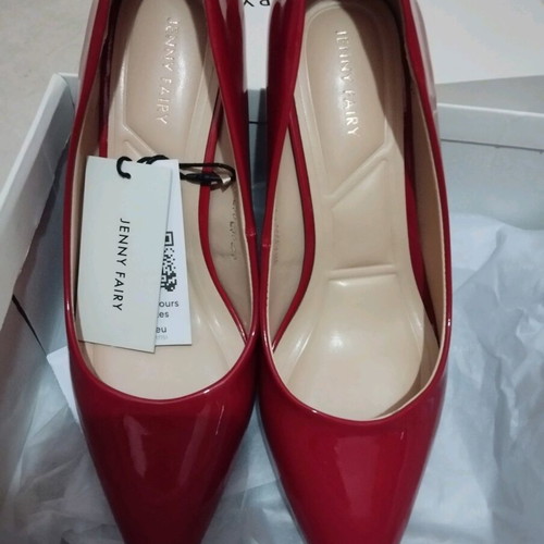 Jenny Fairy red patent leather pumps new, size 38