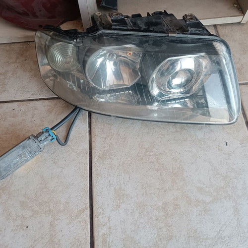Εμπρός δεξιό φανάρι Xenon για Audi A3 '00-'03 σαν καινούργιο