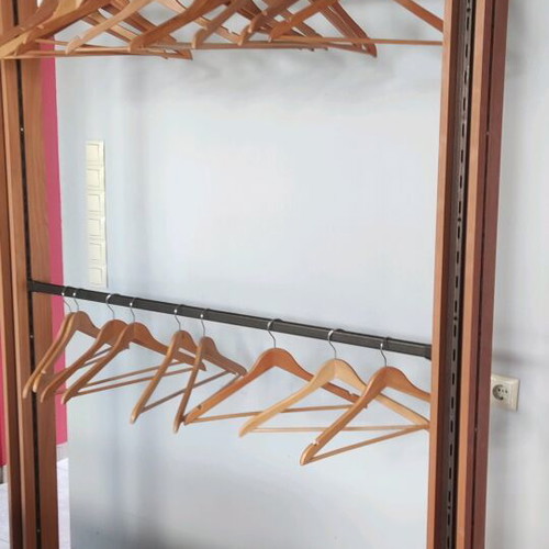 Large clothing hanging system in excellent condition, 16 columns