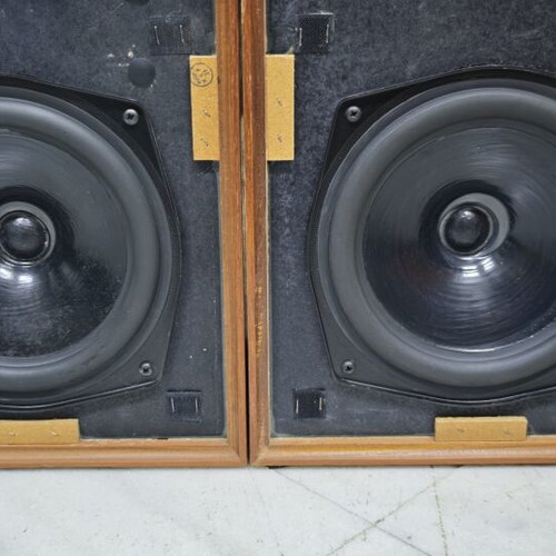 Kef Chorale SP 1016 speakers used, excellent sound