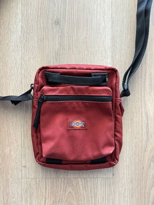 Dickies crossbody bag like new, red