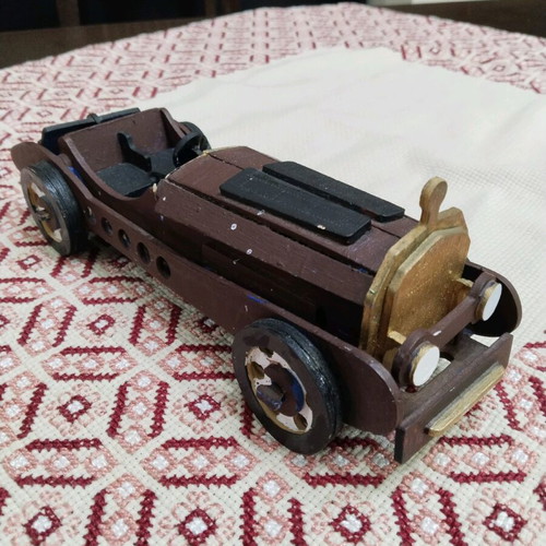 Wooden car like new, 27 centimeters long