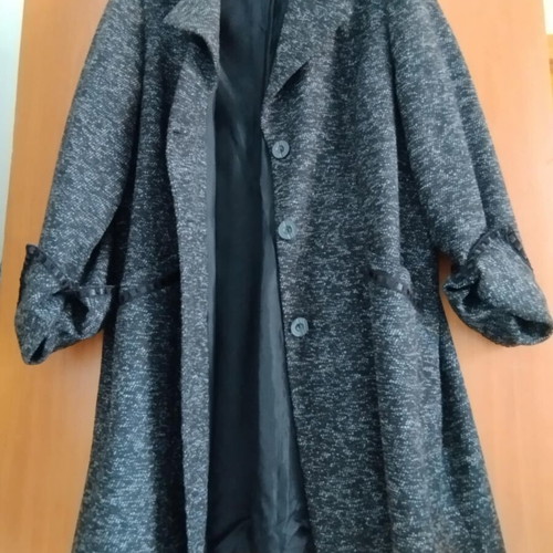 Black coat with gray details like new, size XL