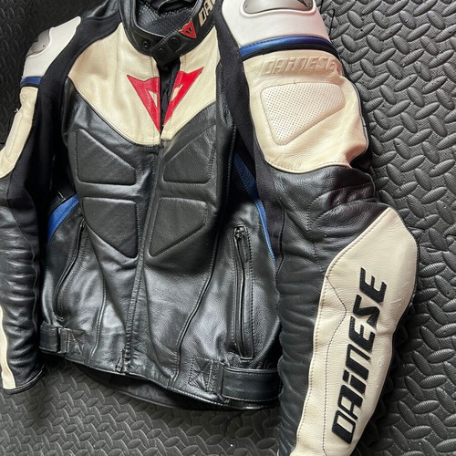 Dainese Avro C2 motorcycle jacket size 50 used