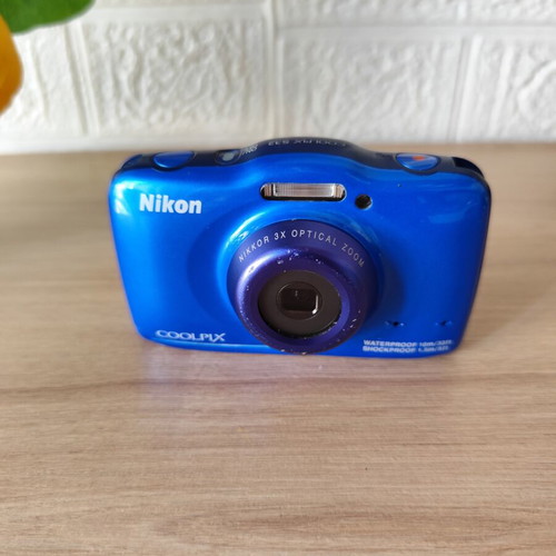 Nikon COOLPIX S32 waterproof digital camera used