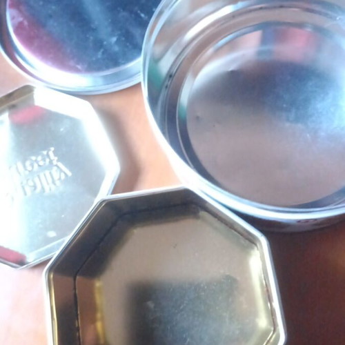 Metal cookie tins used, set of 2, polygonal and round