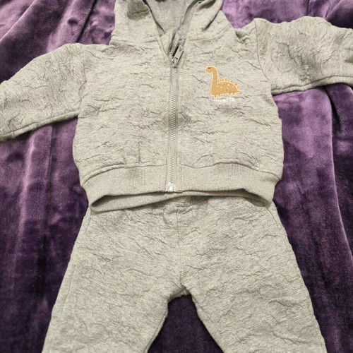 Alouette clothing set like new, 9-12 months, grey with pockets and zipper