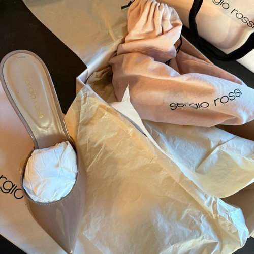 Sergio Rossi 37 high heel shoes like new, beige