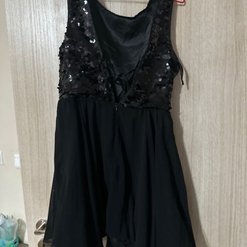Women's dress new without defects