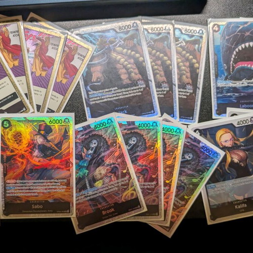 One Piece TCG Rob Lucci deck like new with bonus sleeves and deck box