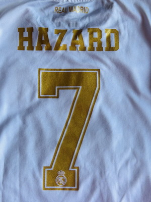 Παιδικά ποδοσφαιρικά ρούχα Hazard σαν καινούργιο, μέγεθος 140 εκ, άσπρο και χρυσαφί
