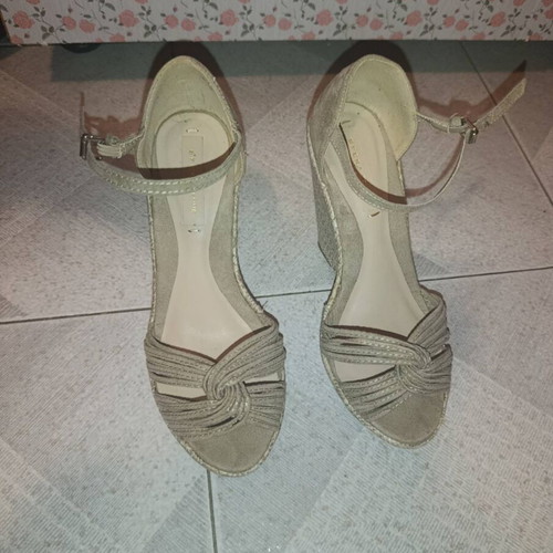 Sfera beige platform sandals size 36 like new