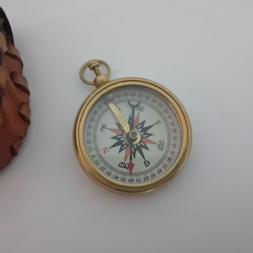 Nautical pocket compass new with leather case