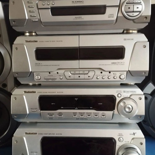 Technics Hi-Fi stereo system like new with 5 Disc CD changer and double cassette