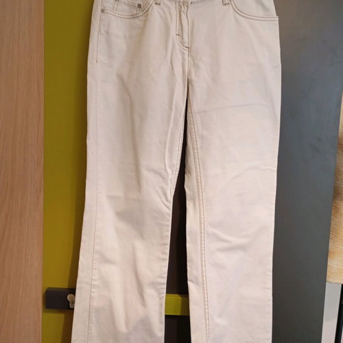 White women's jeans size M, like new