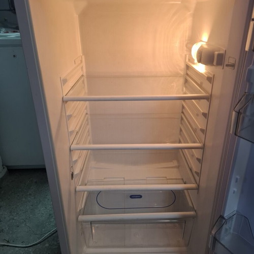 Refrigerator like new, 145x55x58 cm