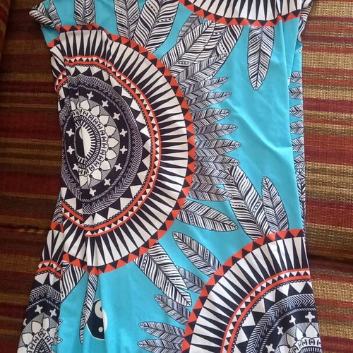 Summer dress like new with vibrant colors and patterns, size M