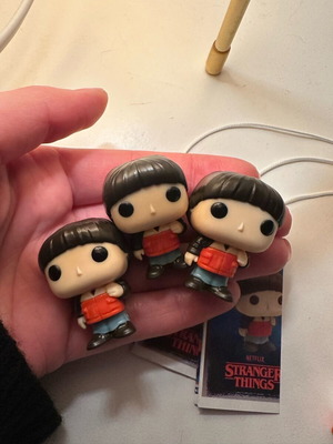 Will Up Kinder Joy Stranger Things new set of 3