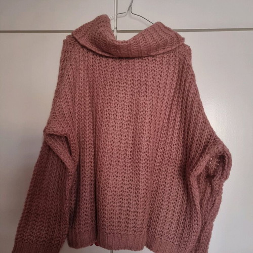 Benetton women's turtleneck sweater pink like new, size medium