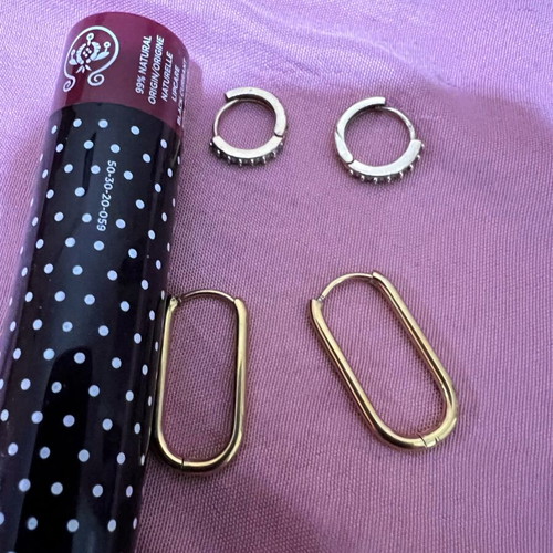Hoop earrings set of 2 in gold, like new, one with rhinestones