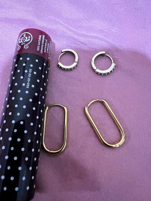 Hoop earrings set of 2 in gold, like new, one with rhinestones