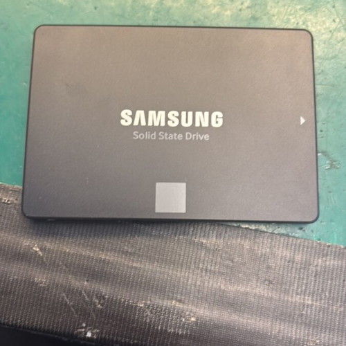 Samsung 870 EVO V-NAND SSD 250GB like new