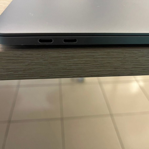 MacBook Pro 13” 2016 Touch Bar laptop
