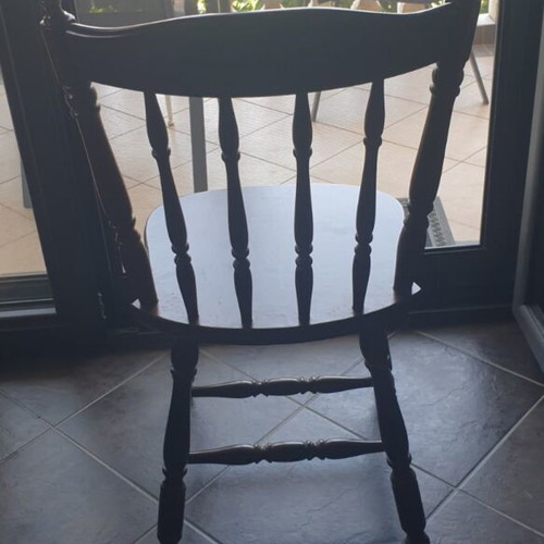 Country dining table with 4 chairs like new