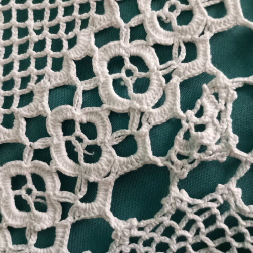 Handmade crochet round tablecloth 1.5 meter like new