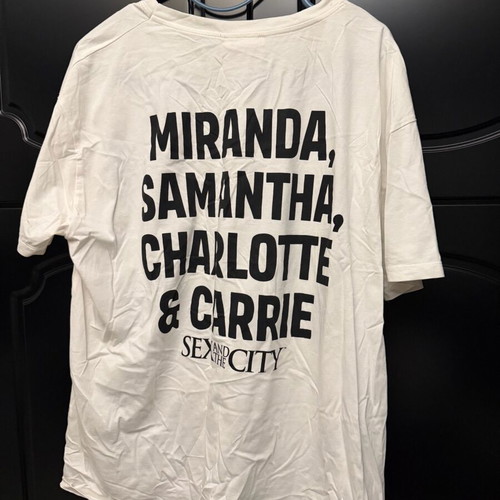 Pull & Bear Sex and the City T-shirt XL used, black and white