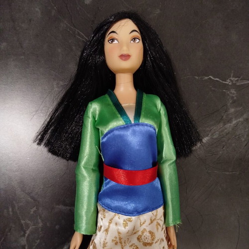 Disney Store Princess Mulan doll like new
