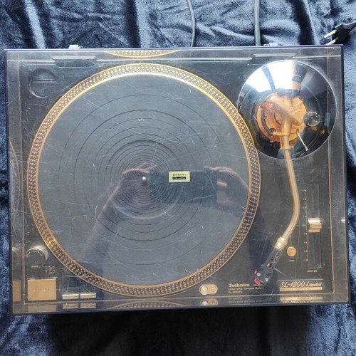 Technics SL-1200 LTD turntable used, 24K gold plated limited edition