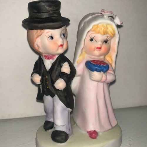 Retro Porcelain Bride and Groom Figurine new