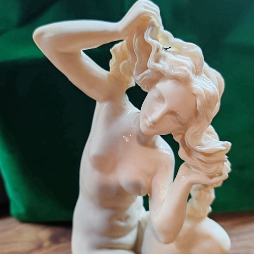 Collection of archaic statues used, Diogenes, Aphrodite, Hermes, Discobolus