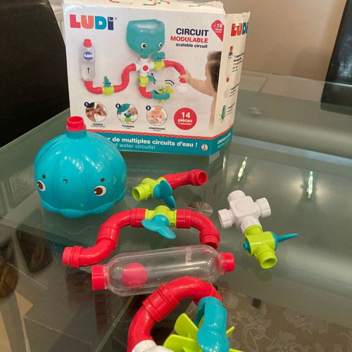 LUDI Water Circuit toy like new for bath play