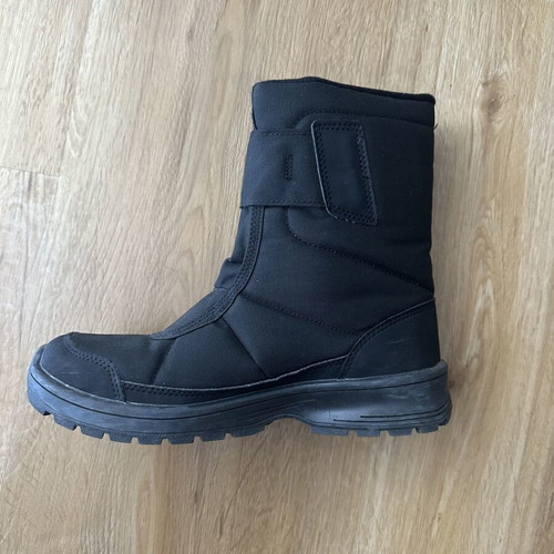 Quechua waterproof kids boots size 38 used, black