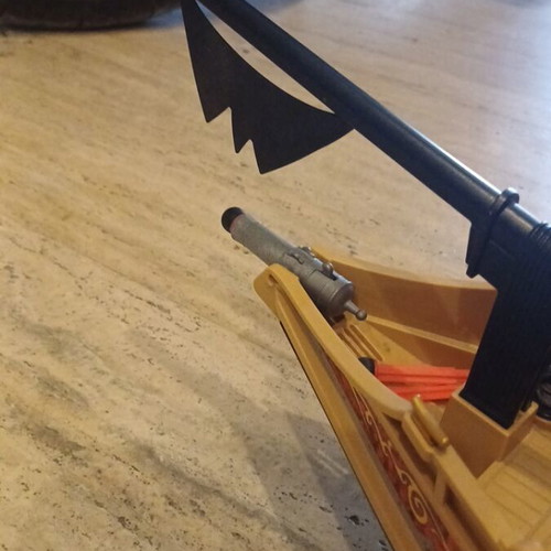 Playmobil Pirate Ship 6678 used with broken mast